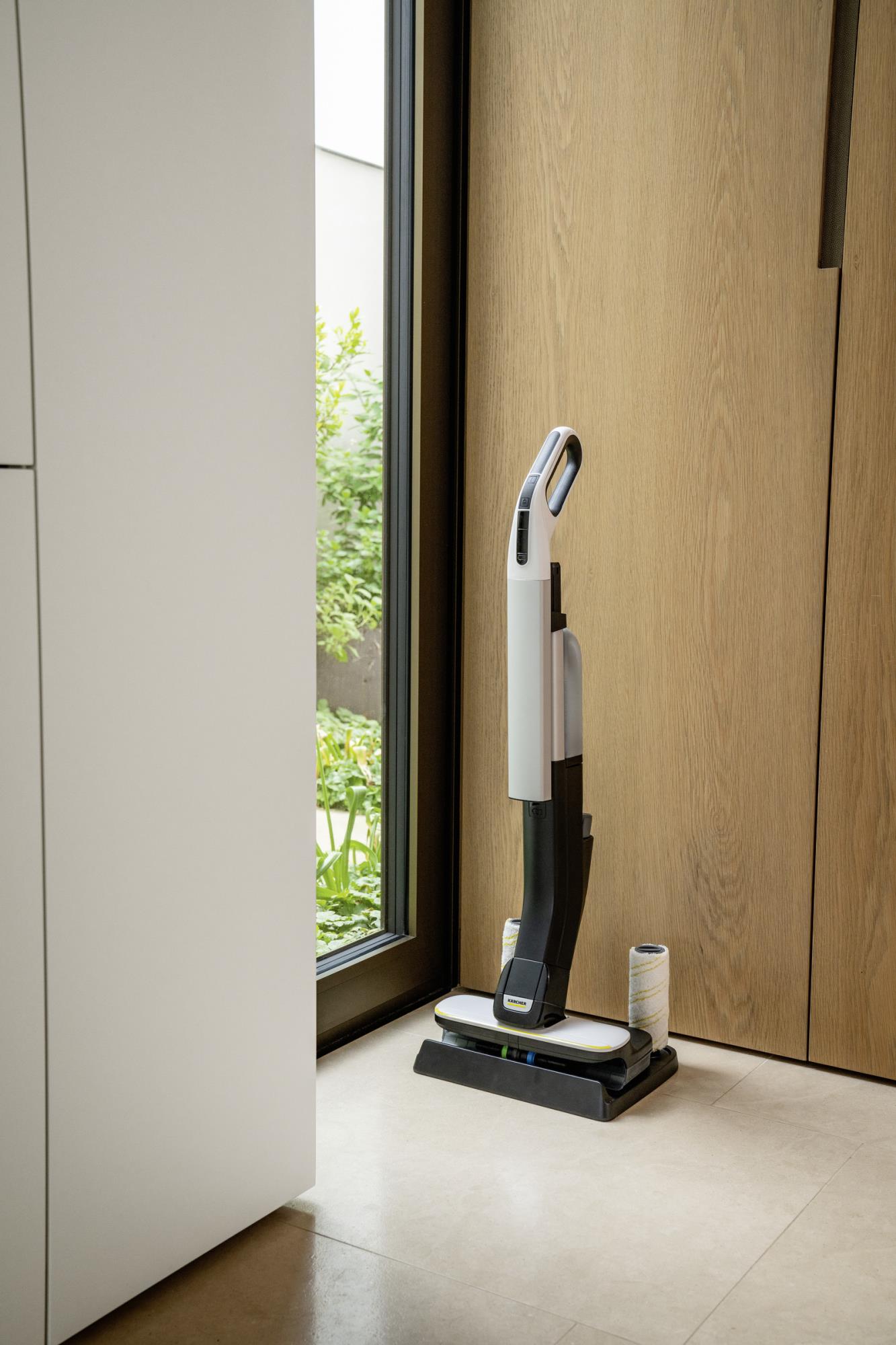 Vacuum Cleaner|KARCHER|Hard floor cleaner FC 4-4 Battery Set 4B Duo|Nois...