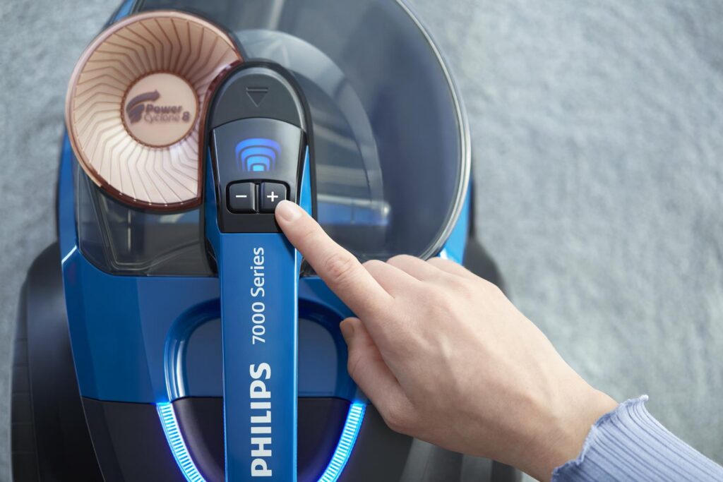 Vacuum Cleaner|PHILIPS|PowerPro Expert 7000 series|Bagless|900 Watts|Capacity 2 l|Noise 75 dB|Black|Weight 5.5 kg|FC9747/09